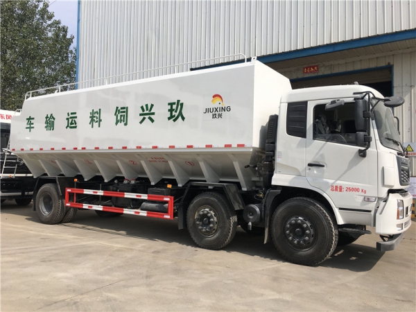 15噸（34m3）飼料運(yùn)輸車