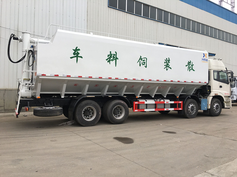 福田歐曼47.5方液壓飼料車
