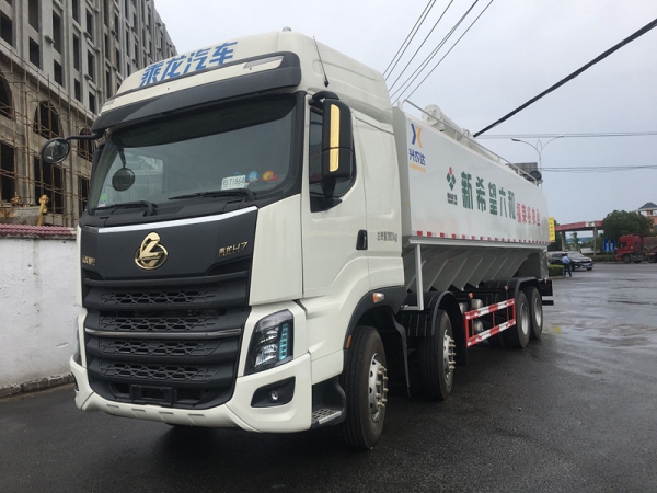 國(guó)六標(biāo)載15噸460馬力前四后八飼料運(yùn)輸車