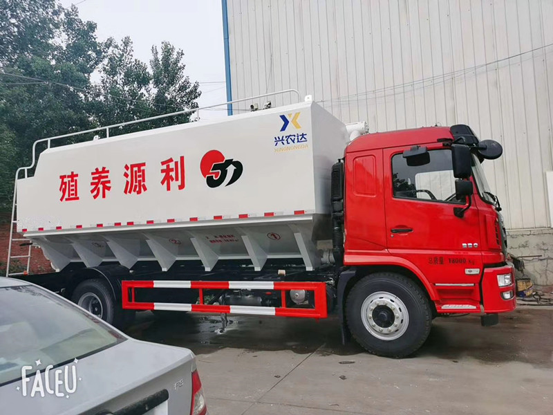 陜汽軒德220馬力單橋飼料運(yùn)輸車