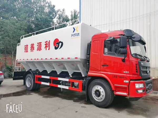 陜汽軒德220馬力單橋飼料運(yùn)輸車