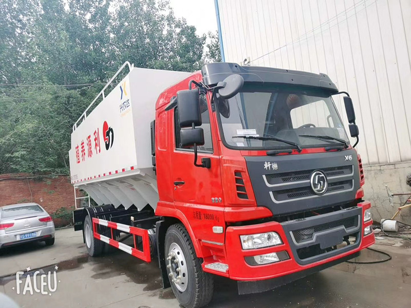 陜汽軒德220馬力單橋飼料運(yùn)輸車