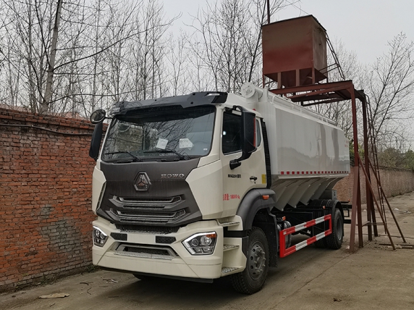 DLQ5181ZSLXND6Z重汽單橋飼料車(chē)